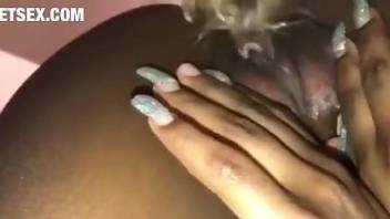 Ebony lady getting fucked by a really kinky mutt