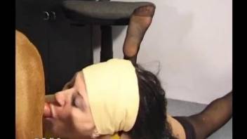 Stockings-wearing gal gets fucked at the office